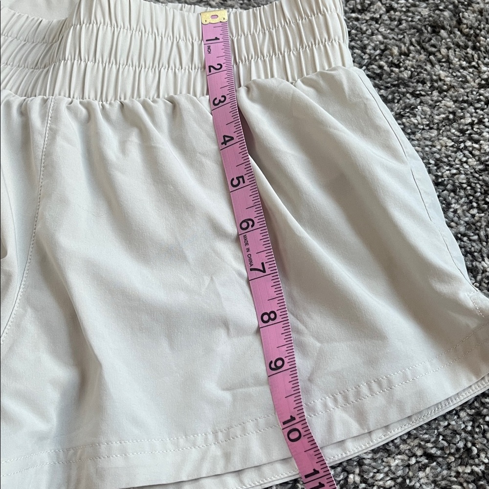 Varley Kallin Running Shorts w/ Drawstring XS - Picture 9 of 10